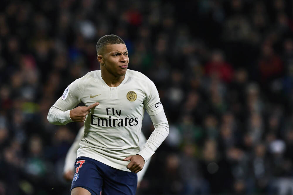 半场-阿森纳0-0水晶宫 马杜埃凯三失良机热苏斯造险